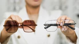 What’s The Difference Between Photochromic and Polarized Lenses?