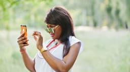 Why Do Polarized Sunglasses Make It Difficult to See LCD Screens?
